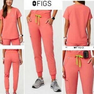 Figs Limited Edition Hot Coral scrub set